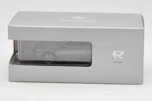 Mercedes R-Class W251 Palladium Silver Metallic Minichamps 1:43 B66960055 Metall — bild 4 av 4