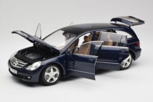 Mercedes R-Class W251 Tanzanit Blå Minichamps 1:18 150034600 Metall — bild 2 av 8