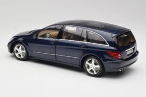 Mercedes R-Class W251 Tanzanit Blå Minichamps 1:18 150034600 Metall — bild 7 av 8