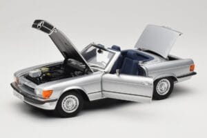 Mercedes R107 380 SL Silver Norev 1:18 183725 Metall — bild 2 av 8