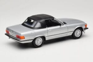 Mercedes R107 380 SL Silver Norev 1:18 183725 Metall — bild 3 av 8