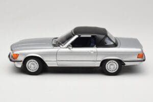 Mercedes R107 380 SL Silver Norev 1:18 183725 Metall — bild 4 av 8