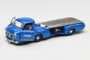 Mercedes Renntransporter Blue Wonder CMC 1:43 M-036K Metall — bild 2 av 8