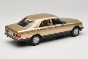 Mercedes S-Class W126 Metallic Beige MCG 1:18 MCG18548 Metall — bild 2 av 6