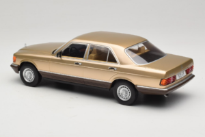 Mercedes S-Class W126 Metallic Beige MCG 1:18 MCG18548 Metall — bild 5 av 6