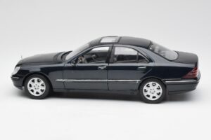 Mercedes S-Class W220 Blå Maisto 1:18 56051 Metall — bild 4 av 8