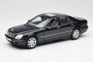 Mercedes S-Class W220 Blå Maisto 1:18 56051 Metall