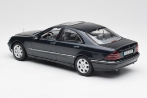 Mercedes S-Class W220 Blå Maisto 1:18 56051 Metall — bild 7 av 8