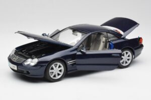 Mercedes SL 500 R230 Blå Maisto 1:18 B66962126 Metall — bild 2 av 8