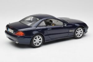 Mercedes SL 500 R230 Blå Maisto 1:18 B66962126 Metall — bild 3 av 8