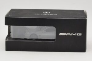 Mercedes SL 63 AMG R230 Silver Metallic Minichamps 1:43 B66960018 Metall — bild 4 av 4