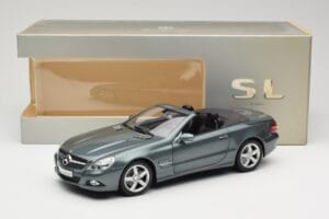 Mercedes SL R230 Amiant Green Minichamps 1:18 B66962389 Metall — bild 8 av 8