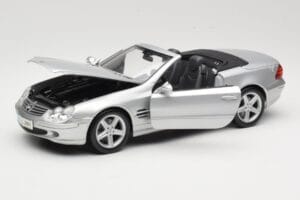 Mercedes SL R230 Silver Maisto 1:18 B66962125 Metall — bild 2 av 8