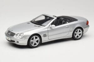 Mercedes SL R230 Silver Maisto 1:18 B66962125 Metall