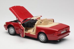 Mercedes SL500 R129 Röd Revell 1:18 08927 Metall — bild 5 av 8