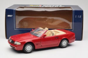 Mercedes SL500 R129 Röd Revell 1:18 08927 Metall — bild 8 av 8