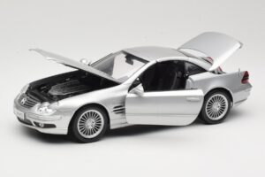 Mercedes SL55 AMG R230 Silver Maisto 1:18 36894 Metall — bild 2 av 8