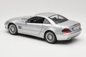 Mercedes SL55 AMG R230 Silver Maisto 1:18 36894 Metall — bild 7 av 8