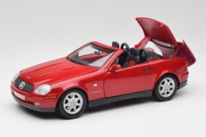 Mercedes SLK 230 R170 Röd Maisto 1:18 56023 Metall — bild 2 av 9