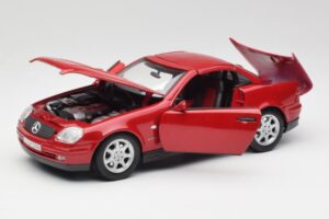 Mercedes SLK 230 R170 Röd Maisto 1:18 56023 Metall — bild 3 av 9