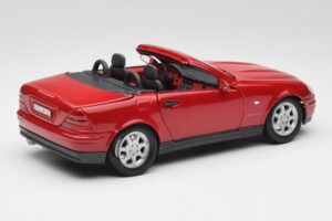 Mercedes SLK 230 R170 Röd Maisto 1:18 56023 Metall — bild 4 av 9