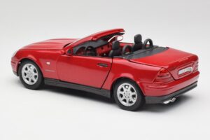 Mercedes SLK 230 R170 Röd Maisto 1:18 56023 Metall — bild 8 av 9