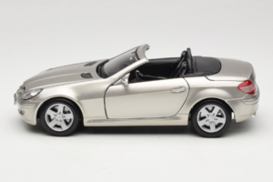 Mercedes SLK R171 Ljus Brons Metallic Maisto 1:18 31674-R1 Metall — bild 4 av 8