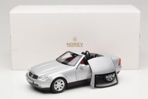 Mercedes SLK R170 Brilliant Silver Norev 1:18 183020 Metall — bild 9 av 9