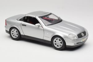 Mercedes SLK R170 Roadster Silver Maisto 1:18 31674 Metall — bild 6 av 9