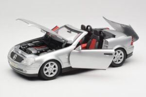 Mercedes SLK R170 Roadster Silver Maisto 1:18 31674 Metall — bild 8 av 9