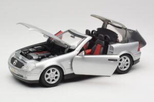 Mercedes SLK R170 Roadster Silver Maisto 1:18 31674 Metall — bild 9 av 9