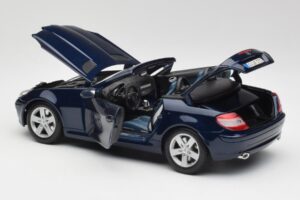 Mercedes SLK R171 Blå Maisto 1:18 B66962190 Metall — bild 5 av 8