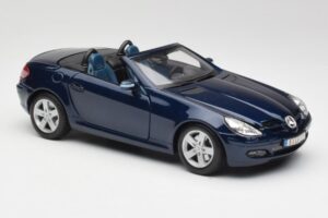 Mercedes SLK R171 Blå Maisto 1:18 B66962190 Metall — bild 6 av 8