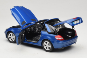 Mercedes SLK R171 Blue Metallic Minichamps 1:18 100033131 Metall — bild 6 av 11
