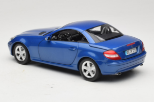 Mercedes SLK R171 Blue Metallic Minichamps 1:18 100033131 Metall — bild 10 av 11