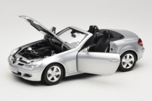 Mercedes SLK R171 Silver Minichamps 1:18 B66962318 Metall — bild 2 av 9