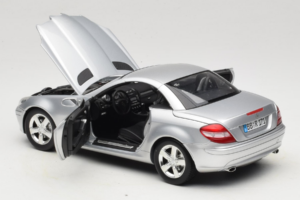 Mercedes SLK R171 Silver Minichamps 1:18 B66962318 Metall — bild 5 av 9