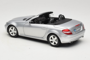 Mercedes SLK R171 Silver Minichamps 1:18 B66962318 Metall — bild 8 av 9