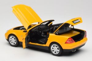 Mercedes SLK200 R170 Gul Norev 1:18 B66040713 Metall — bild 6 av 9
