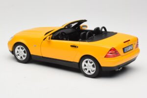 Mercedes SLK200 R170 Gul Norev 1:18 B66040713 Metall — bild 8 av 9