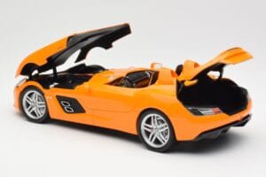 Mercedes SLR McLaren C199 Stirling Moss AMG Solarbeam Metallic Minichamps 1:18 100038400 Metall — bild 5 av 8