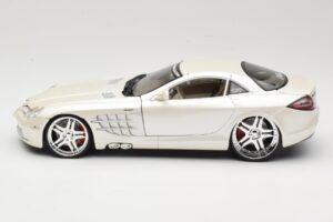 Mercedes SLR McLaren C199 Vit Maisto 1:18 31068 Metall — bild 4 av 8