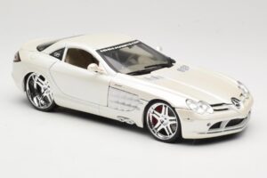 Mercedes SLR McLaren C199 Vit Maisto 1:18 31068 Metall — bild 6 av 8