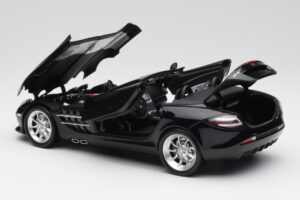 Mercedes SLR McLaren Roadster R199 Crystal Galaxit Svart Minichamps 1:18 B66961004 Metall — bild 5 av 8