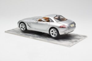 Mercedes SLR Vision Silver Begränsad Upplaga Med Aluminiumsockel Bburago 1:18 B66962102 Metall — bild 7 av 8