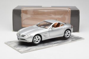 Mercedes SLR Vision Silver Begränsad Upplaga Med Aluminiumsockel Bburago 1:18 B66962102 Metall — bild 8 av 8