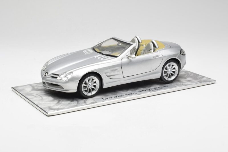 Mercedes SLR Vision Roadster Liquid Silver Maisto 1:18 B66963208 Metall