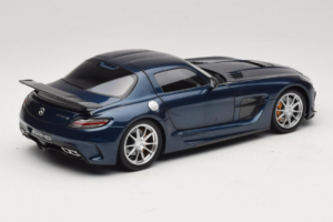 Mercedes SLS AMG Black Series Daytona Blue Metallic Minichamps 1:18 110033026 Metall — bild 3 av 8