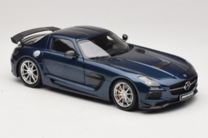Mercedes SLS AMG Black Series Daytona Blue Metallic Minichamps 1:18 110033026 Metall — bild 6 av 8