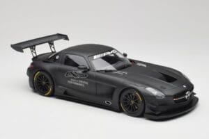 Mercedes AMG SLS C197 GT3 45 År Driving Performance Minichamps 1:18 151133100 Metall — bild 4 av 6